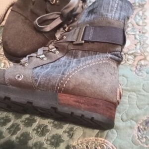 Sorel moto boots